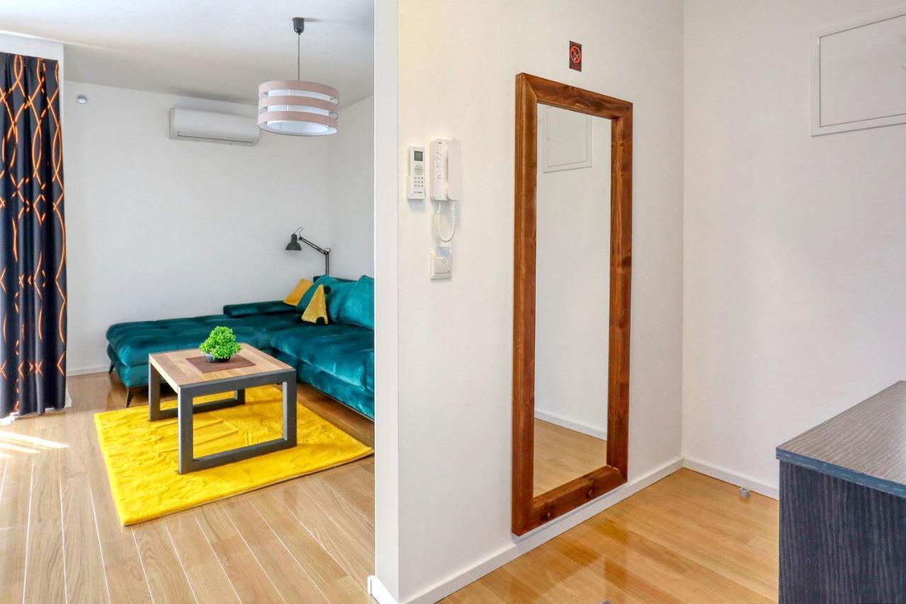 Luxury Apartments Hills Vir Luaran gambar