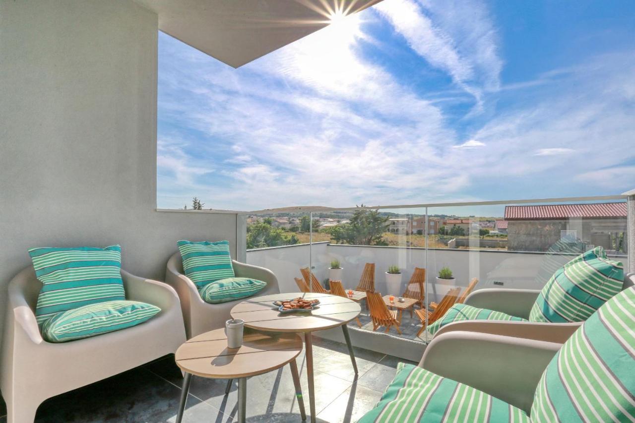 Luxury Apartments Hills Vir Luaran gambar