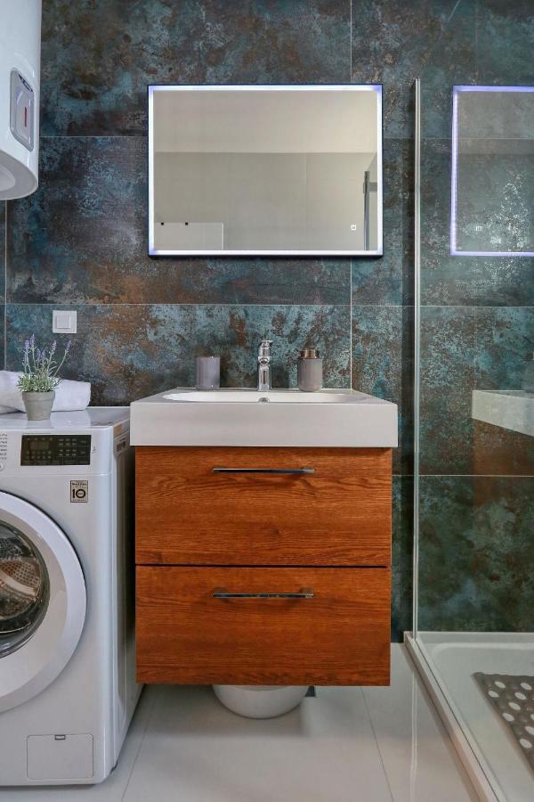 Luxury Apartments Hills Vir Luaran gambar