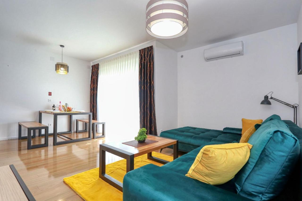 Luxury Apartments Hills Vir Luaran gambar