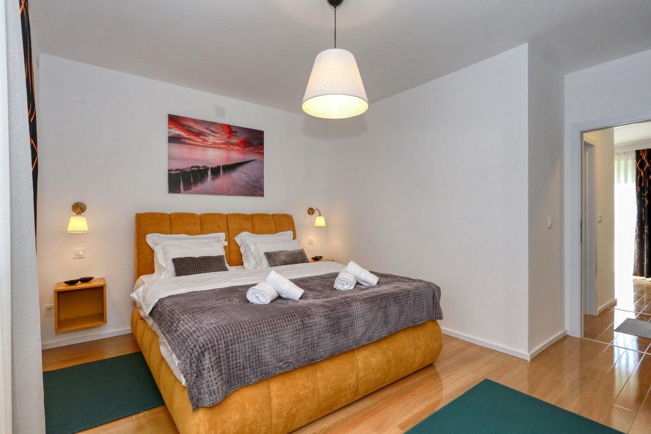 Luxury Apartments Hills Vir Luaran gambar