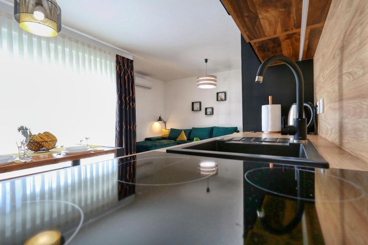 Luxury Apartments Hills Vir Luaran gambar